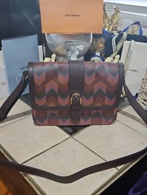 NWOT! Fossil Harlow Chevron Pattern Crossbody Bag in Brown & Multicolor